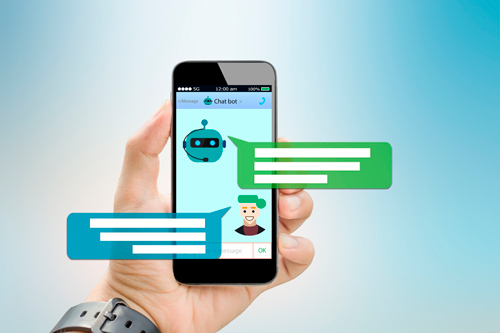 Imagem de celular mostrando conversa entre usuário e chatbot.