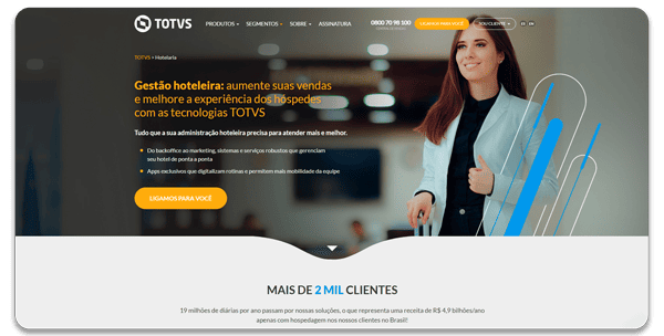 Imagem de uma das páginas do site da TOTVS, com um banner. Exemplo de site em wordpress.