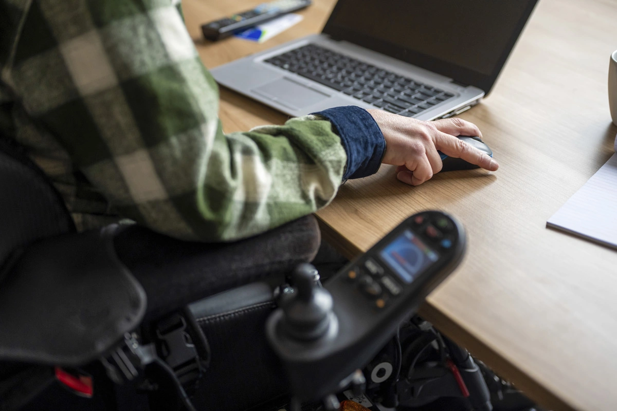 Acessibilidade na web com usuário utilizando recurso.