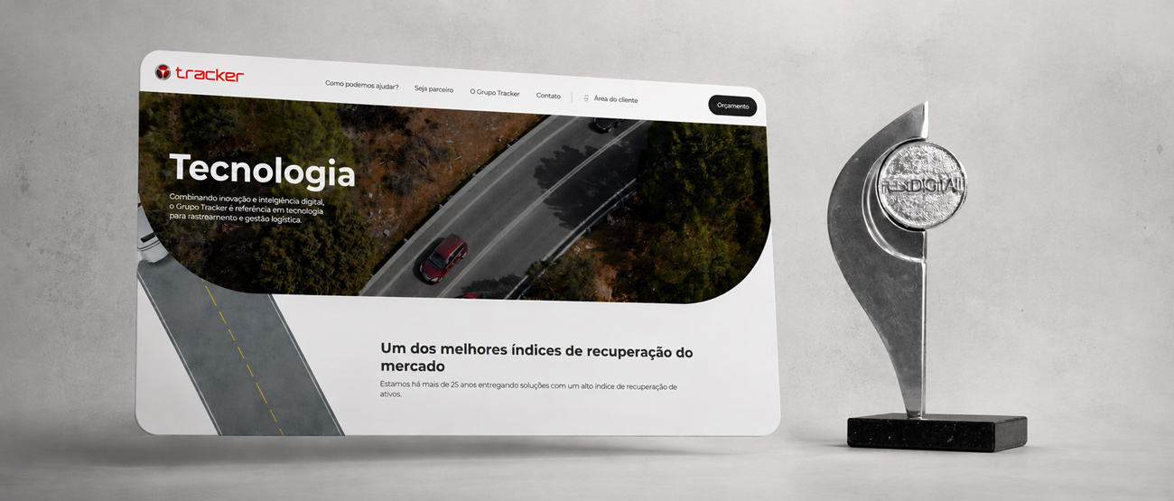Tela do site Tracker com troféu do FestDigital ao lado.